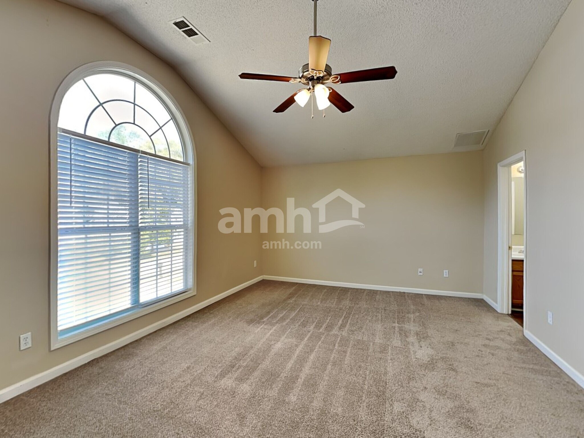 Building Photo - 5029 Kens Ct