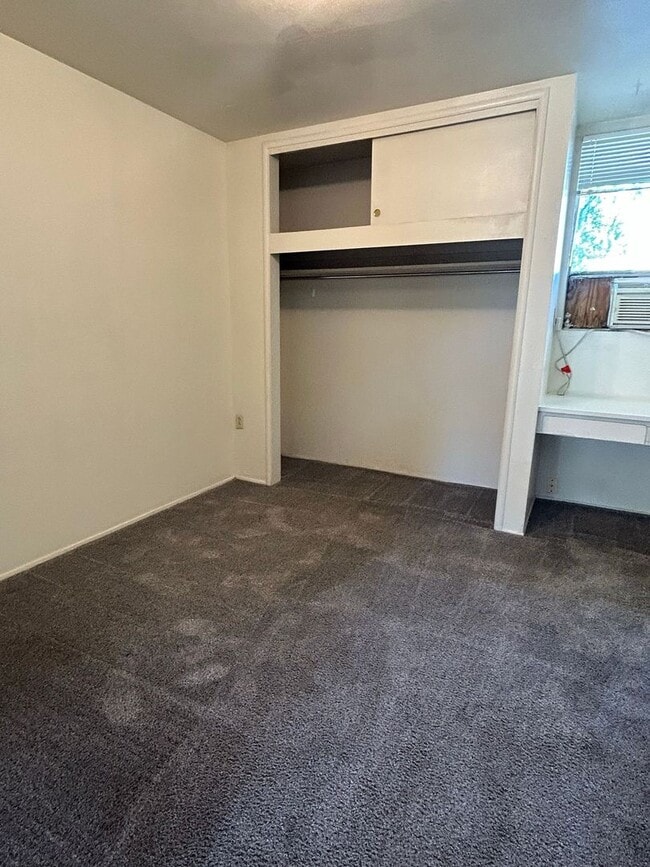 Building Photo - 1020 Warner St