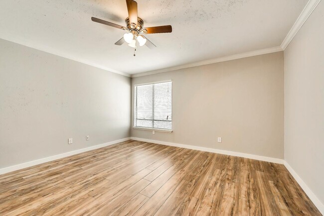 Bedroom - 3827 Gilbert Ave