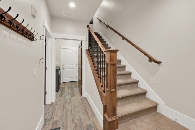 Building Photo - 13621 N Freestyle Ln