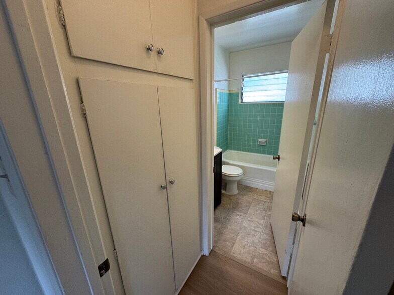 Building Photo - 5102 Inglewood Blvd