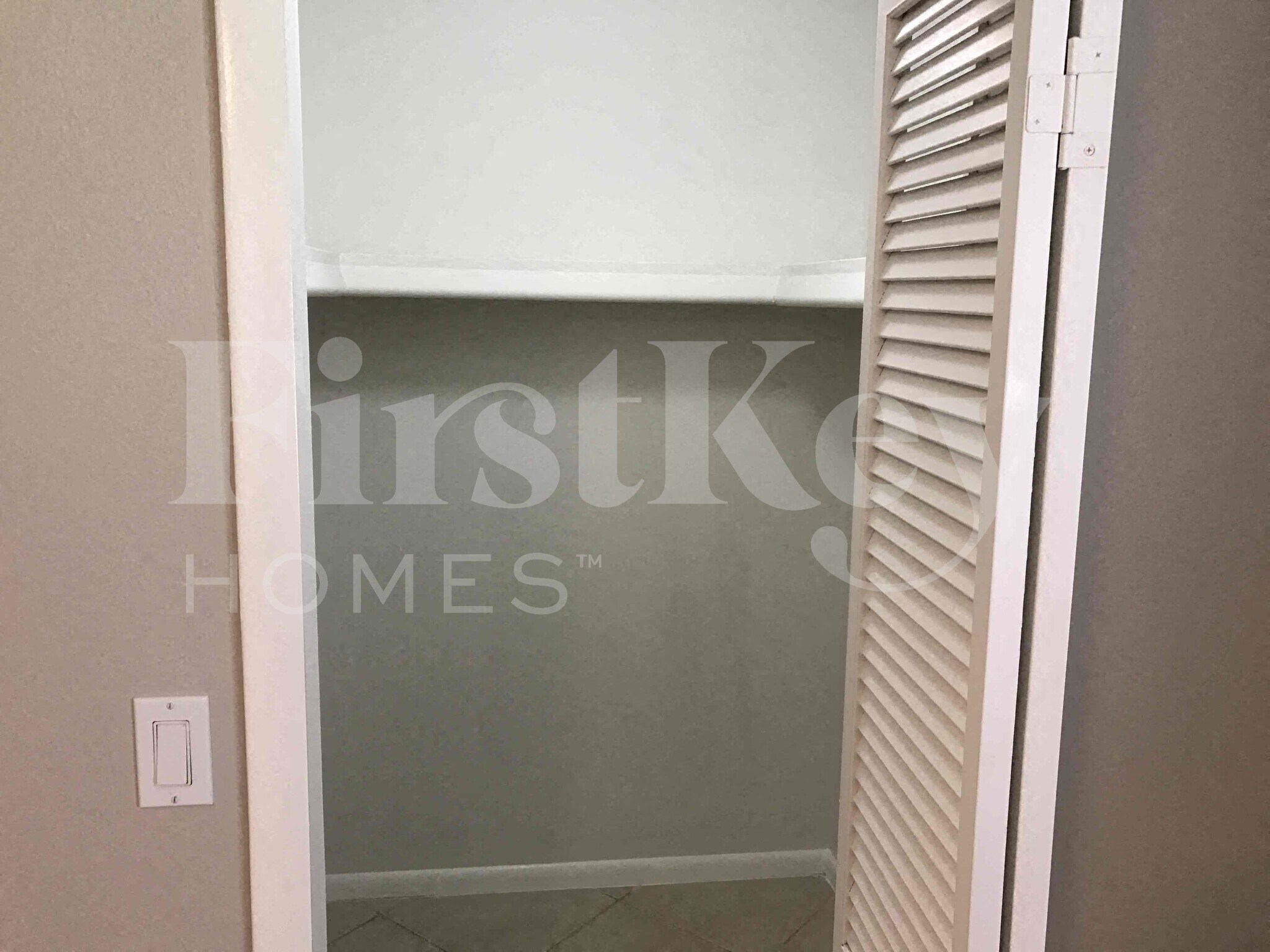 Building Photo - 904 SE 34th Terrace