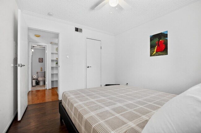 Building Photo - 3770 Lovers Wood Ln