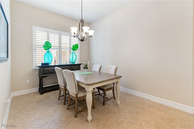 Building Photo - 10535 Carolina Willow Dr