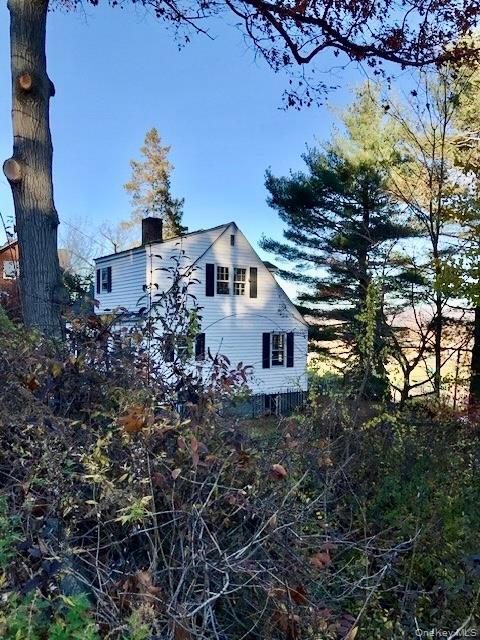 Building Photo - 42 Roe Ave