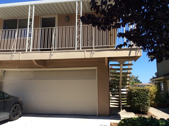 Primary Photo - Capitola Shores condo with shared garage