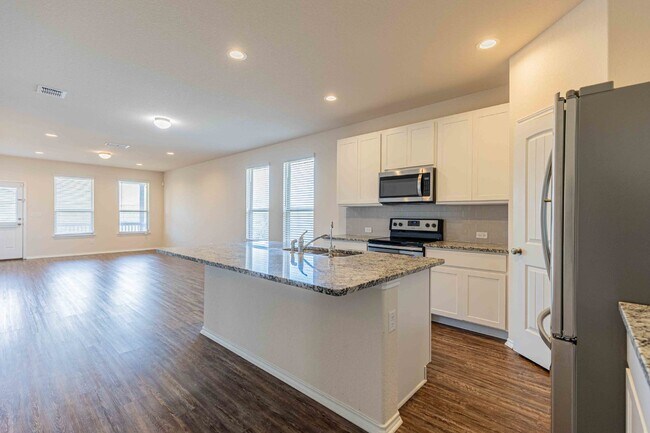 Building Photo - 11219 Pomona Park