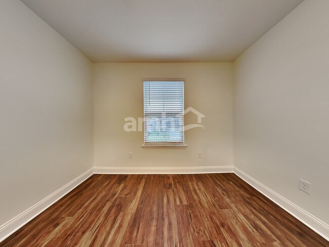 Building Photo - 60 Elcano Ln