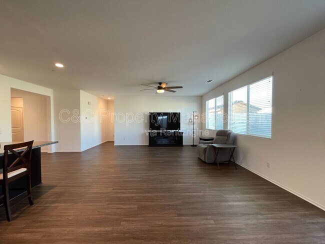 Building Photo - 620 Brittania Rd