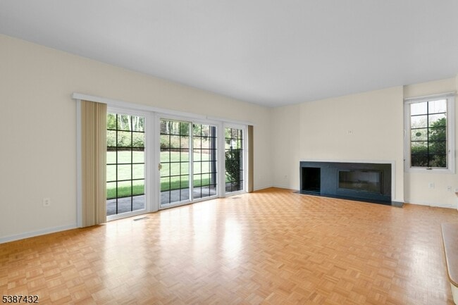 Building Photo - 10 Shelley Pl
