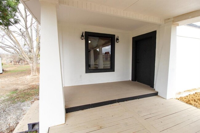 Building Photo - 8102 N U.S. Hwy 183