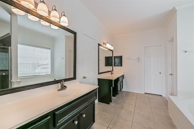 Building Photo - 9910 Brook Meadow Ln