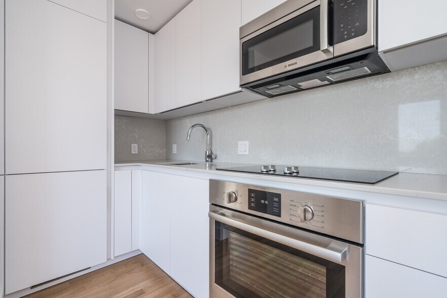 Building Photo - 334 Harvard St