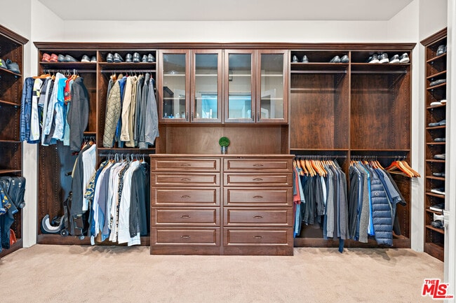 Building Photo - 2428 Oak Canyon Pl