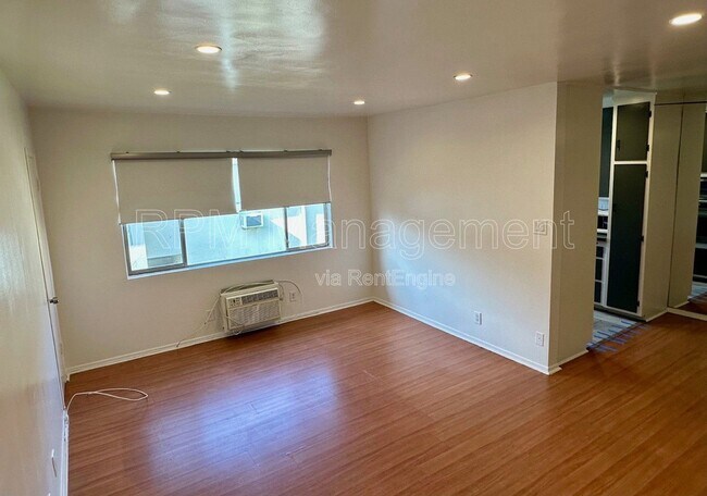 Building Photo - 18546 Clark St