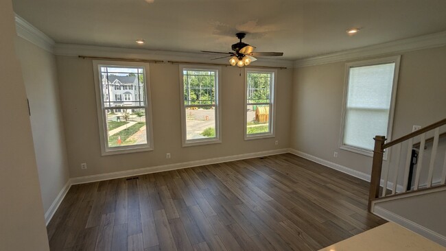 Building Photo - 4 Bed / 3.5 Bath Newly built Townhouse (Av...