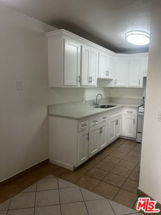 Building Photo - 10540 Balboa Blvd