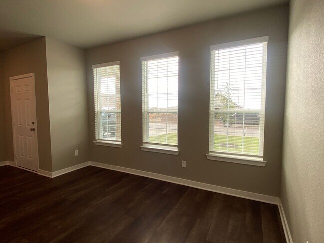 Building Photo - 3 BEDROOM, PLUS OFFICE, BELTON ISD