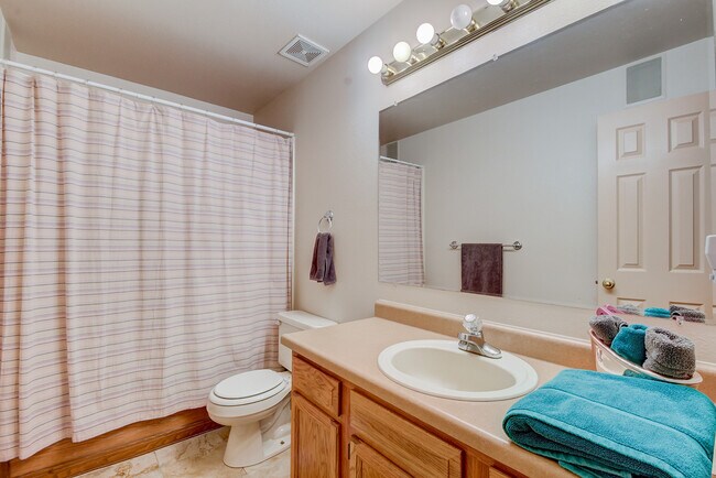 Building Photo - 103 S 14th St