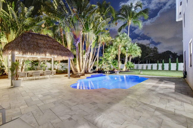 Building Photo - 6298 Sand Hills Cir