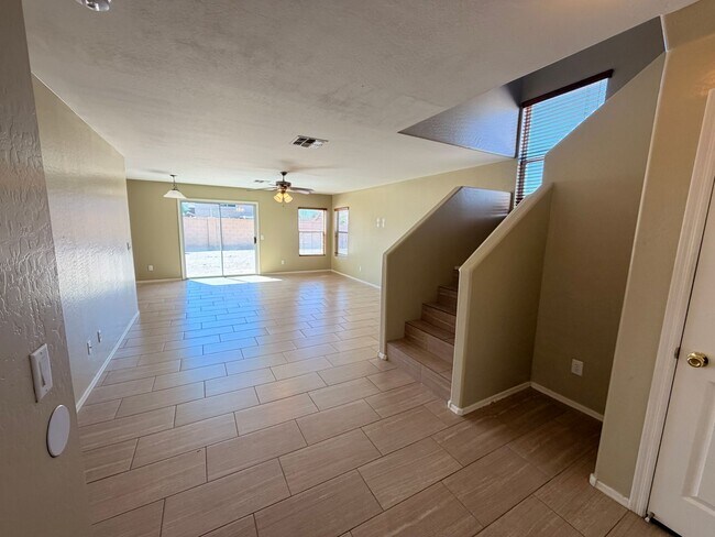 Building Photo - Updated 4x2 Buckeye Home *NO* Carpet & Downstairs Primary Bed!