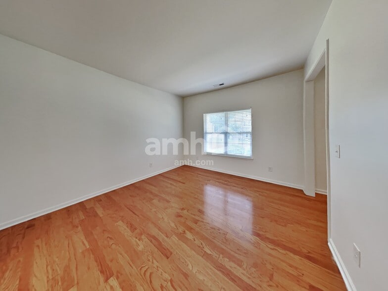 Building Photo - 5818 Parkstone Dr