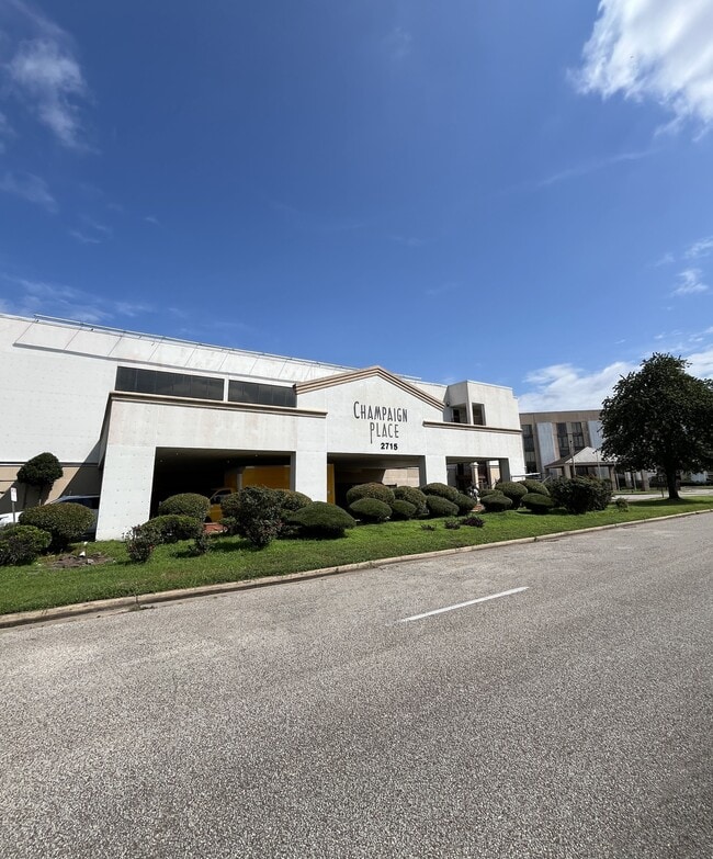 Building Photo - 2705-2715 Cherry Rd