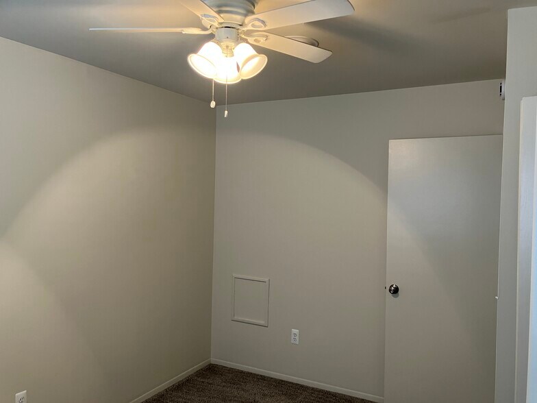 bedroom R - 310 Washington St.