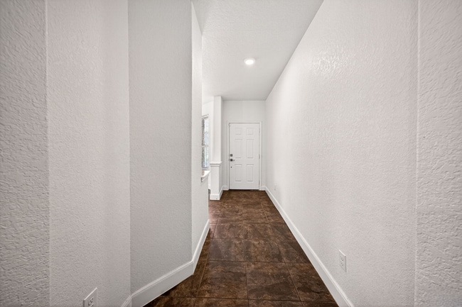 Building Photo - 7915 Cenote Dr