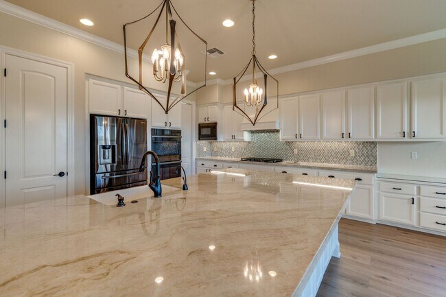 Primary Photo - Luxury 4-Bedroom Home in El Dorado Hills E...