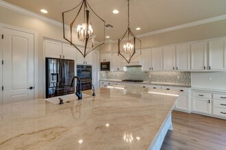 Building Photo - Luxury 4-Bedroom Home in El Dorado Hills Exclusive Serrano Community!