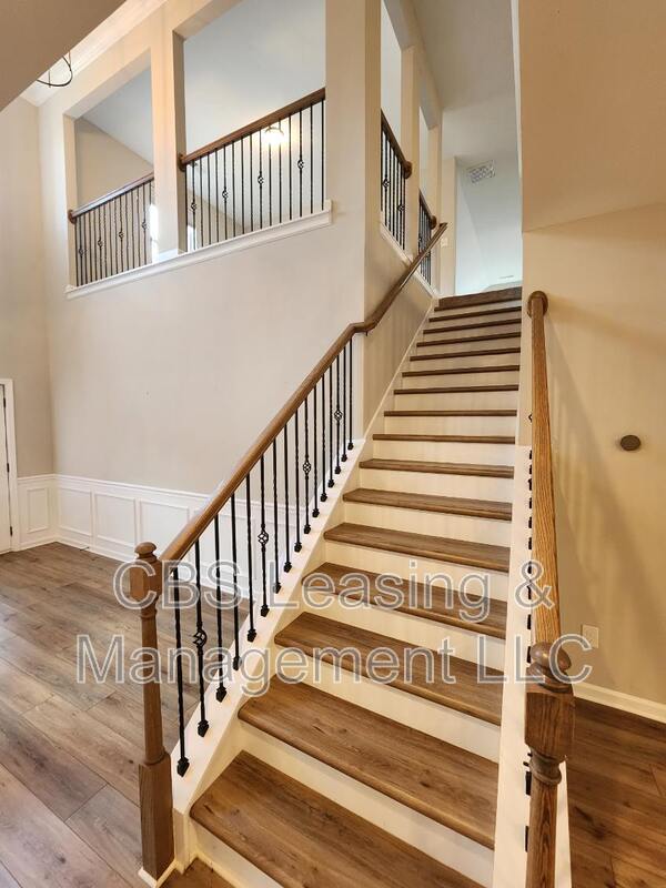 Building Photo - 2112 Sequoia Dr