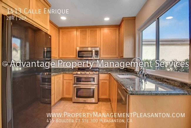 Building Photo - 1413 Calle Enrique