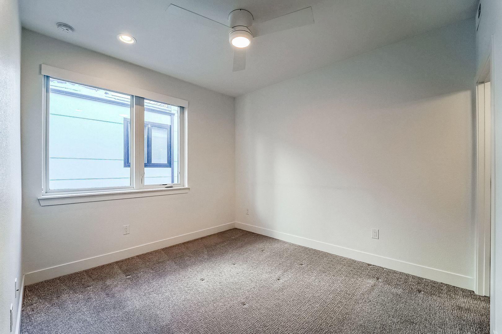 Building Photo - 2828 W 25th Ave