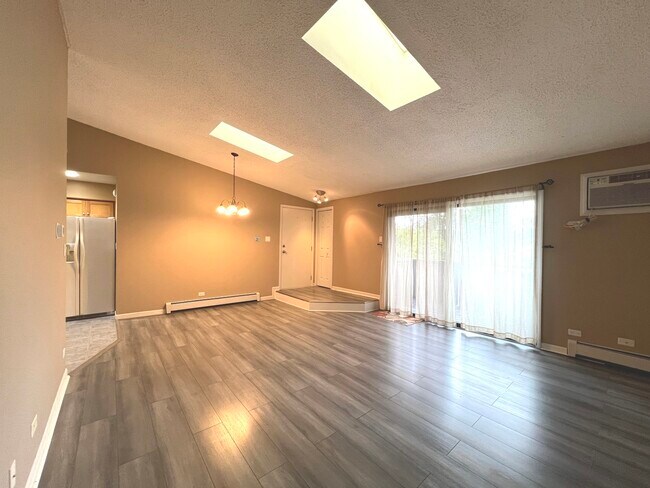 Building Photo - 11 Echo Ct