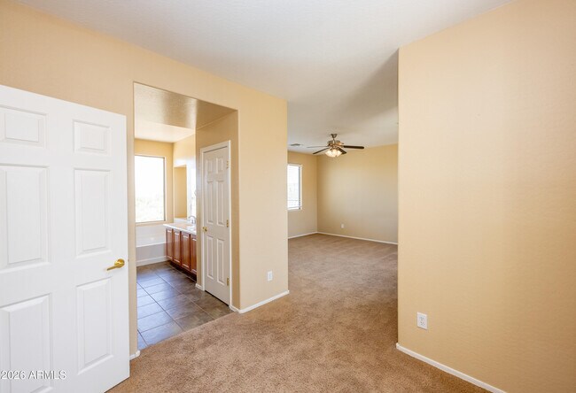 Building Photo - 2023 W Shackleton Dr