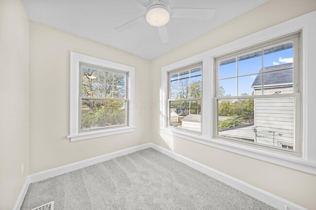 Building Photo - 263 Crestview Rd