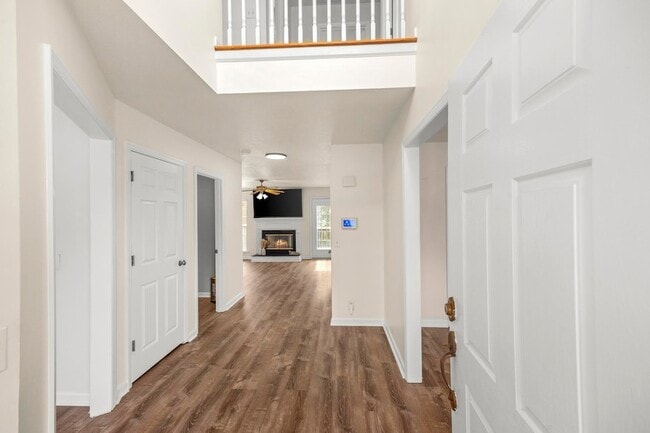 Building Photo - 7028 Sugarplum Rd