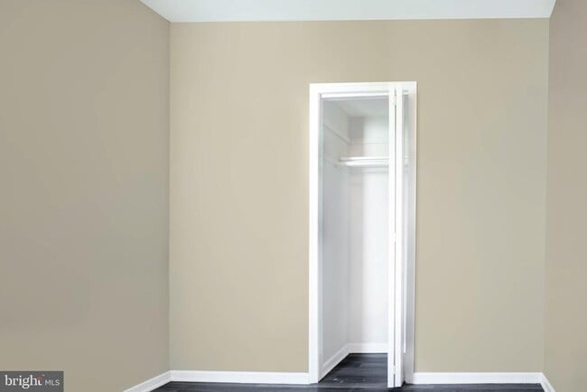 Building Photo - 2137 Mifflin St