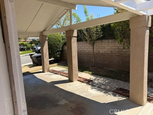 Building Photo - 2324 Raintree Dr