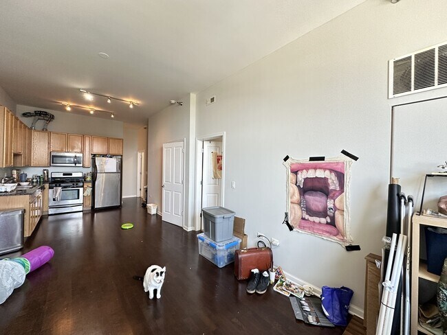 Building Photo - 1464 S Michigan Ave