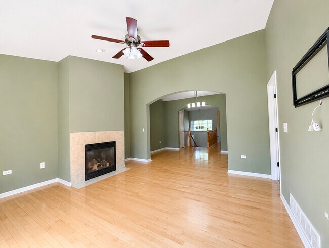 Building Photo - 3131 Saganashkee Ln