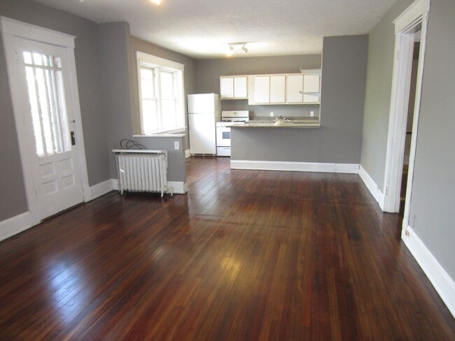 Building Photo - 621 Clemmer - Close to University Quite Dead-End Street