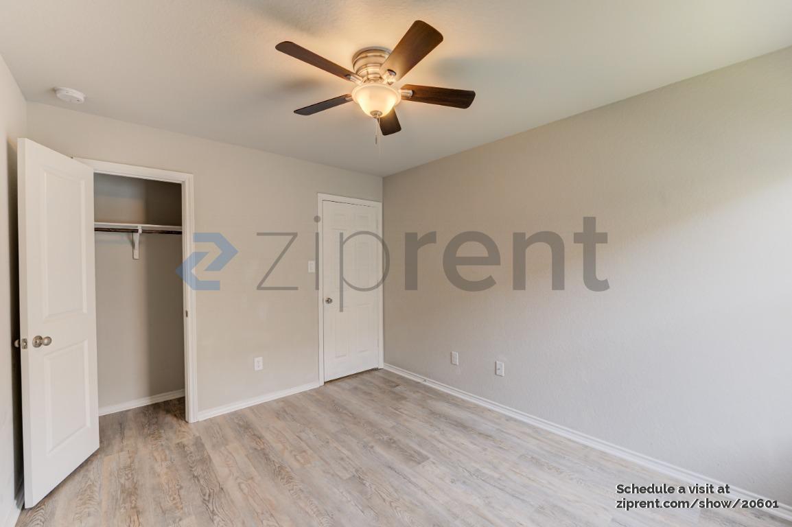 Building Photo - 9811 Marbach Brk