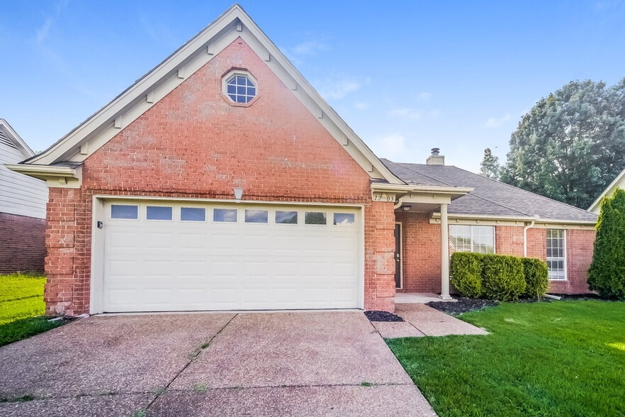 Building Photo - 7203 Fox Creek Dr