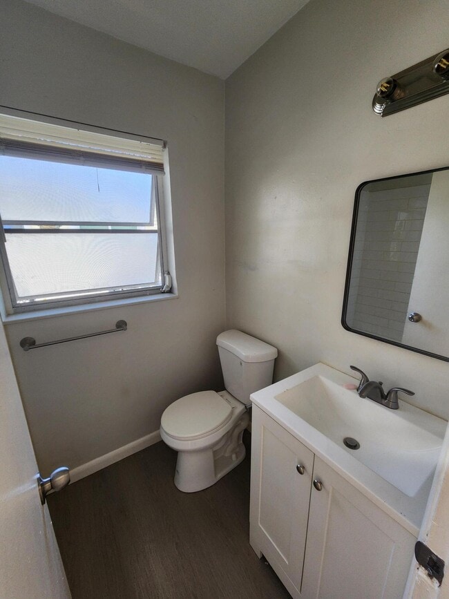 Building Photo - 321 N K St