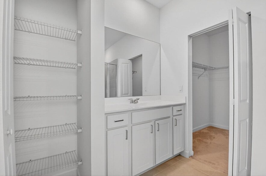 Building Photo - 4645 Meyerson Pl