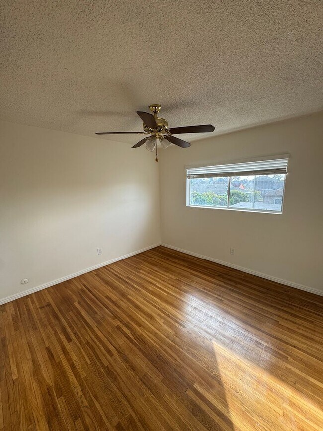 Building Photo - 624-624 W Riggin St