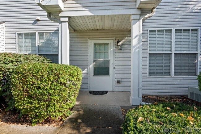 Building Photo - 611 Waterview Ct