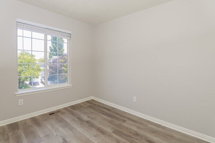 Building Photo - 4082 E Ofallons Way